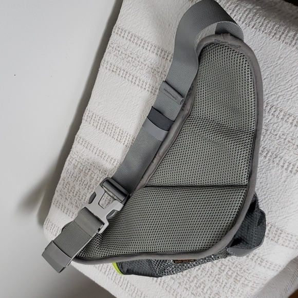 Waterfly fannypack, water bottle holder, runners walkers, athletic use. - Picture 3 of 7